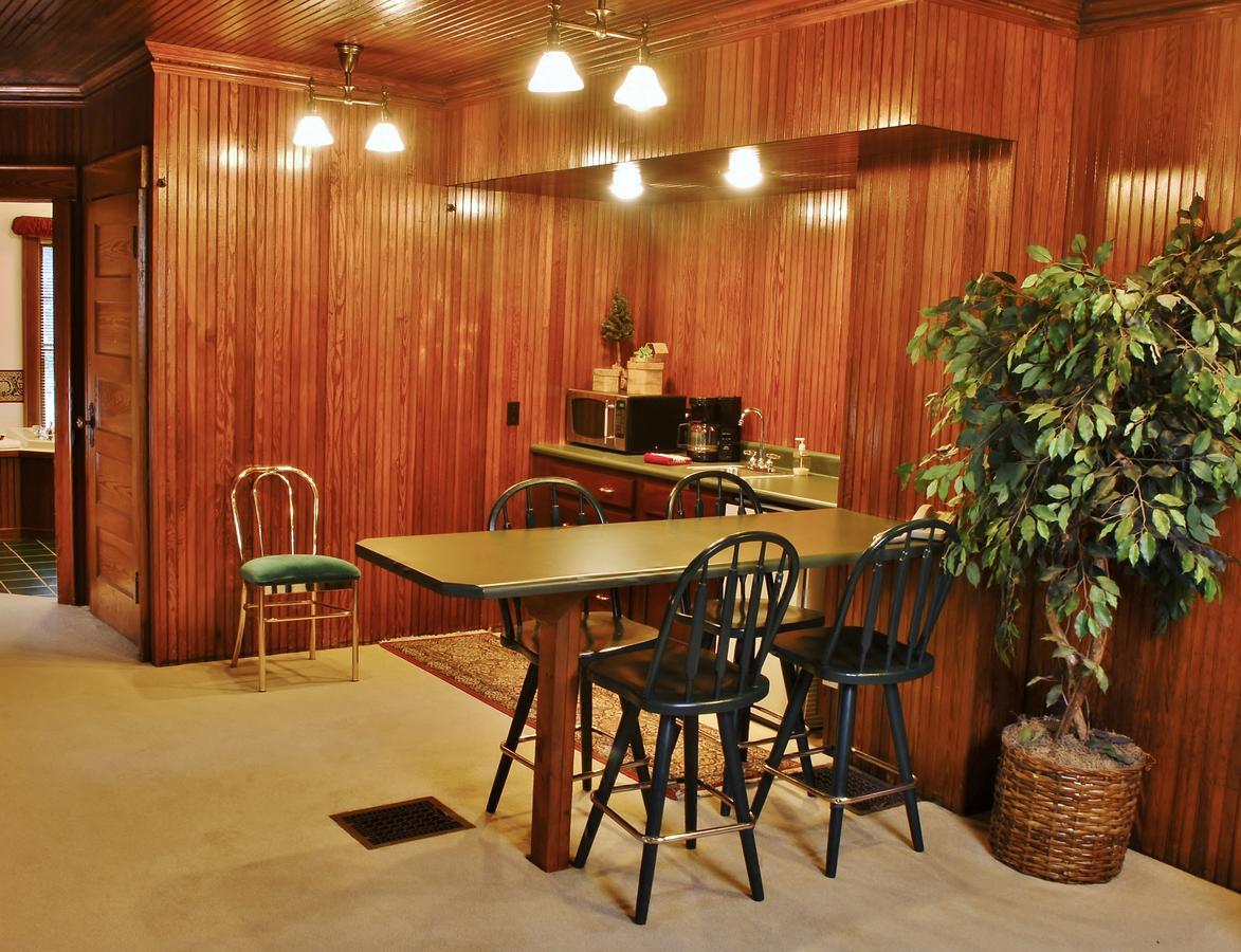 Arbor Hill Inn La Porte Экстерьер фото