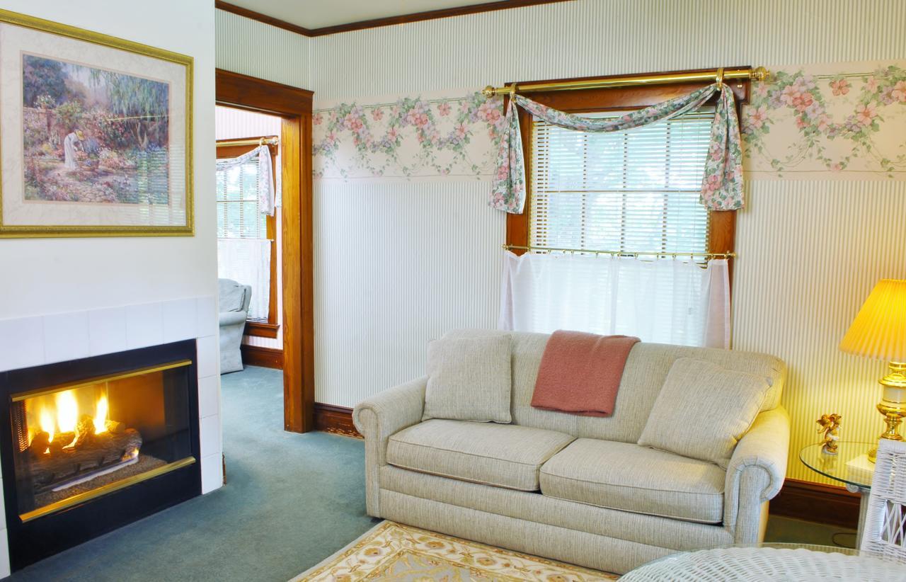Arbor Hill Inn La Porte Экстерьер фото