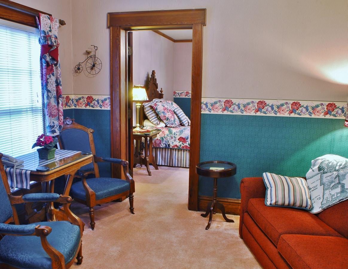 Arbor Hill Inn La Porte Экстерьер фото